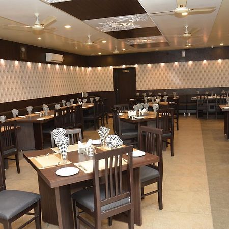 Hotel Darshan Rājula Extérieur photo