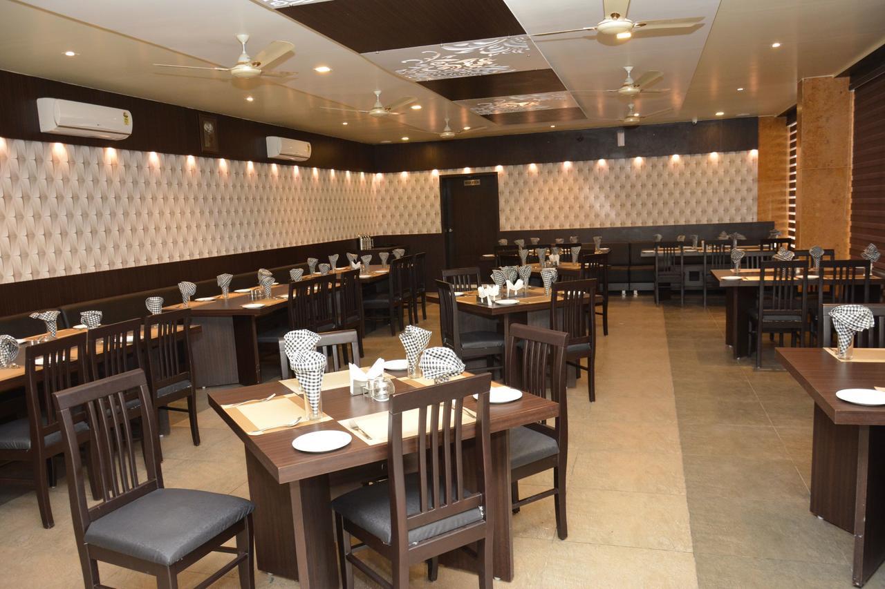 Hotel Darshan Rājula Extérieur photo