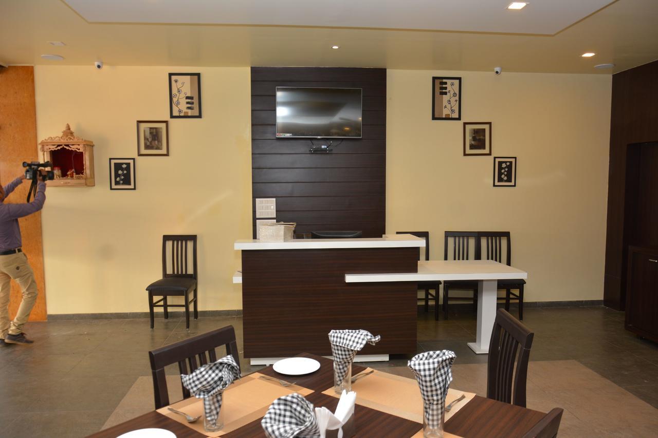 Hotel Darshan Rājula Extérieur photo