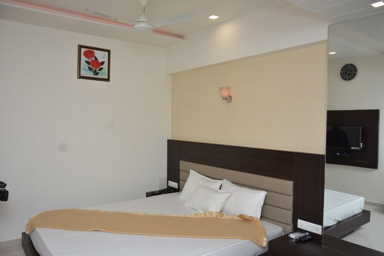 Hotel Darshan Rājula Extérieur photo